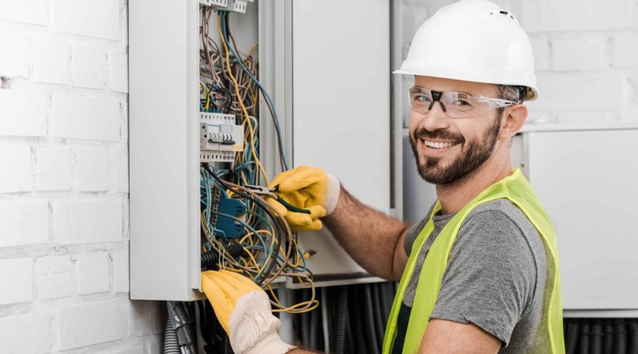 How Much Do Electricians Make